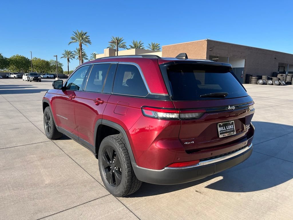 Certified 2023 Jeep Grand Cherokee Limited w/ Trailer Tow Prep Group (B) AWD/4WD image 9