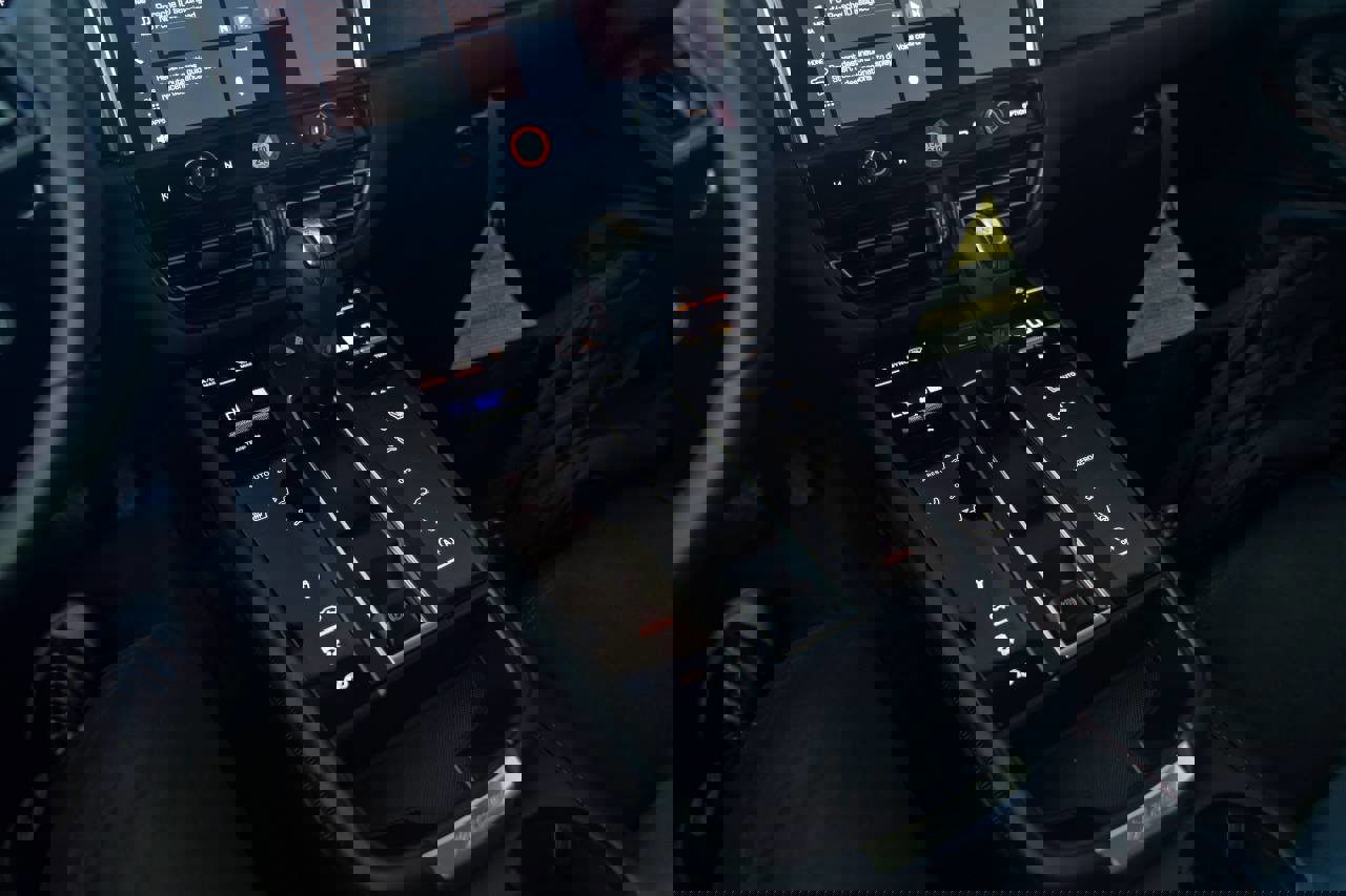 New 2026 Porsche Macan GTS image 18