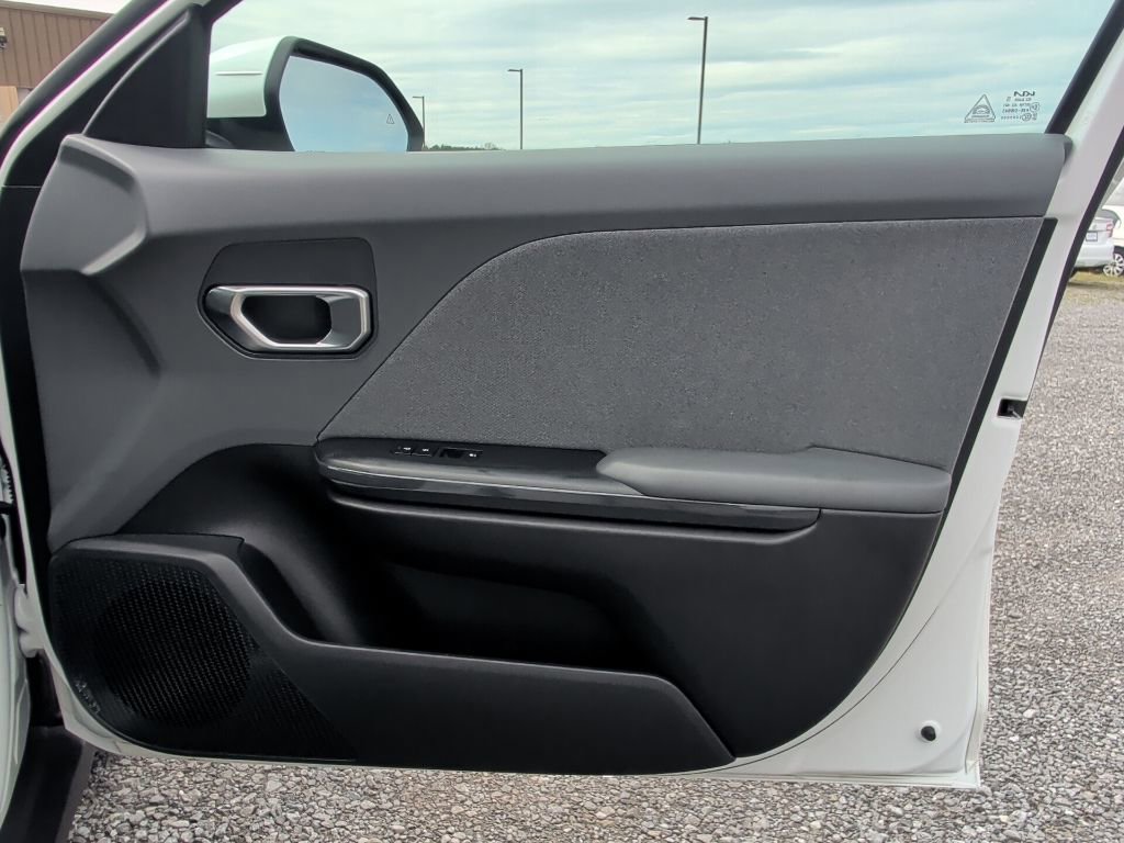 Used 2025 Kia K4 EX image 42