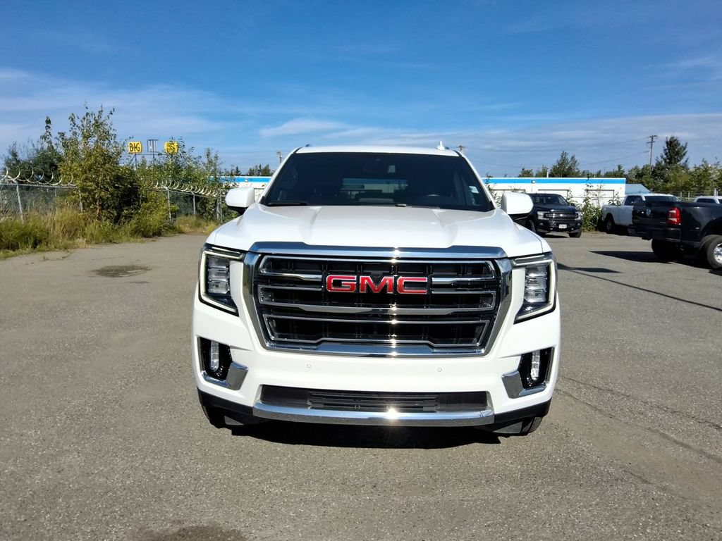 Used 2023 GMC Yukon XL SLT AWD/4WD image 3