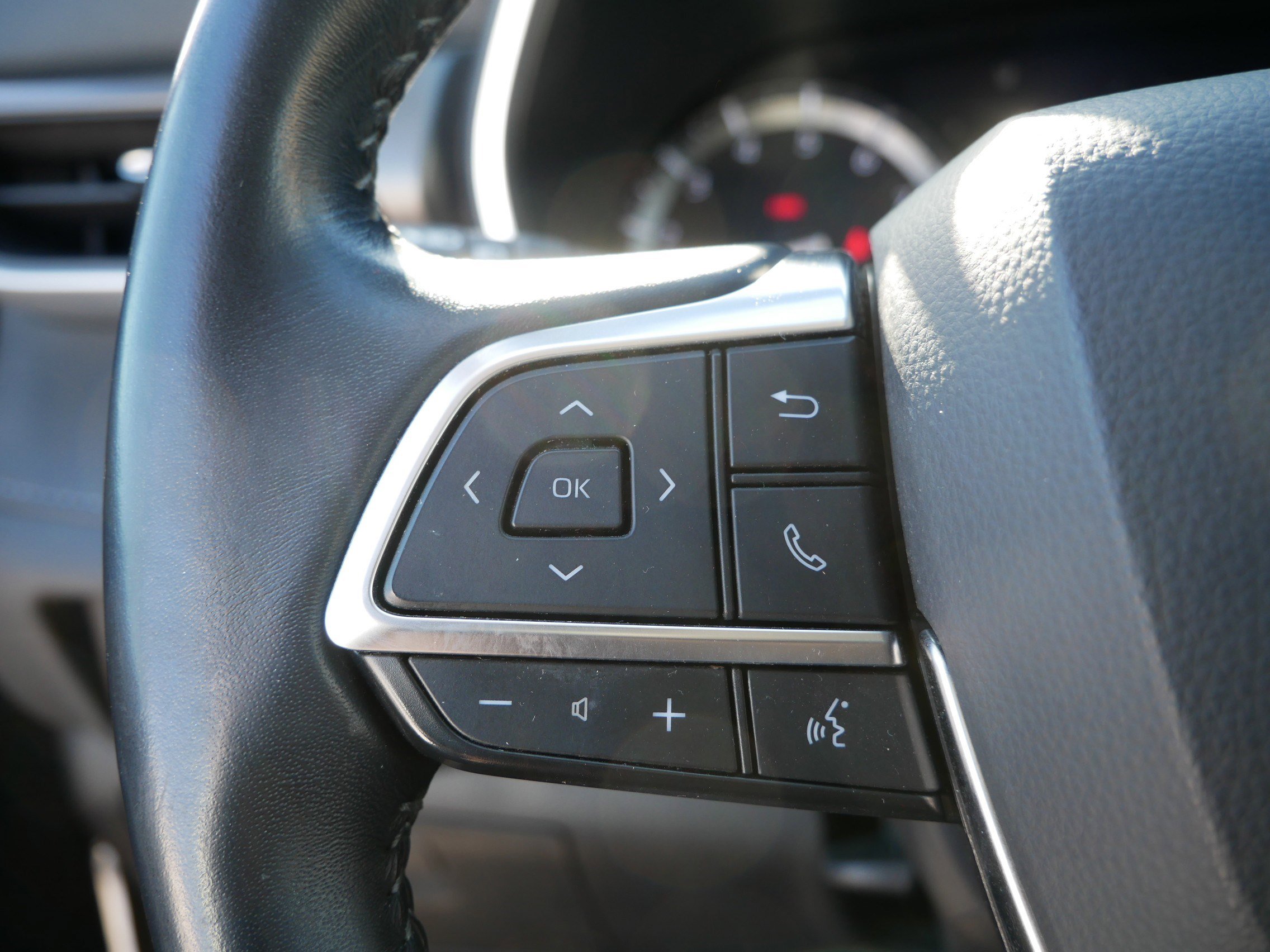 Used 2020 Toyota Highlander XLE image 31