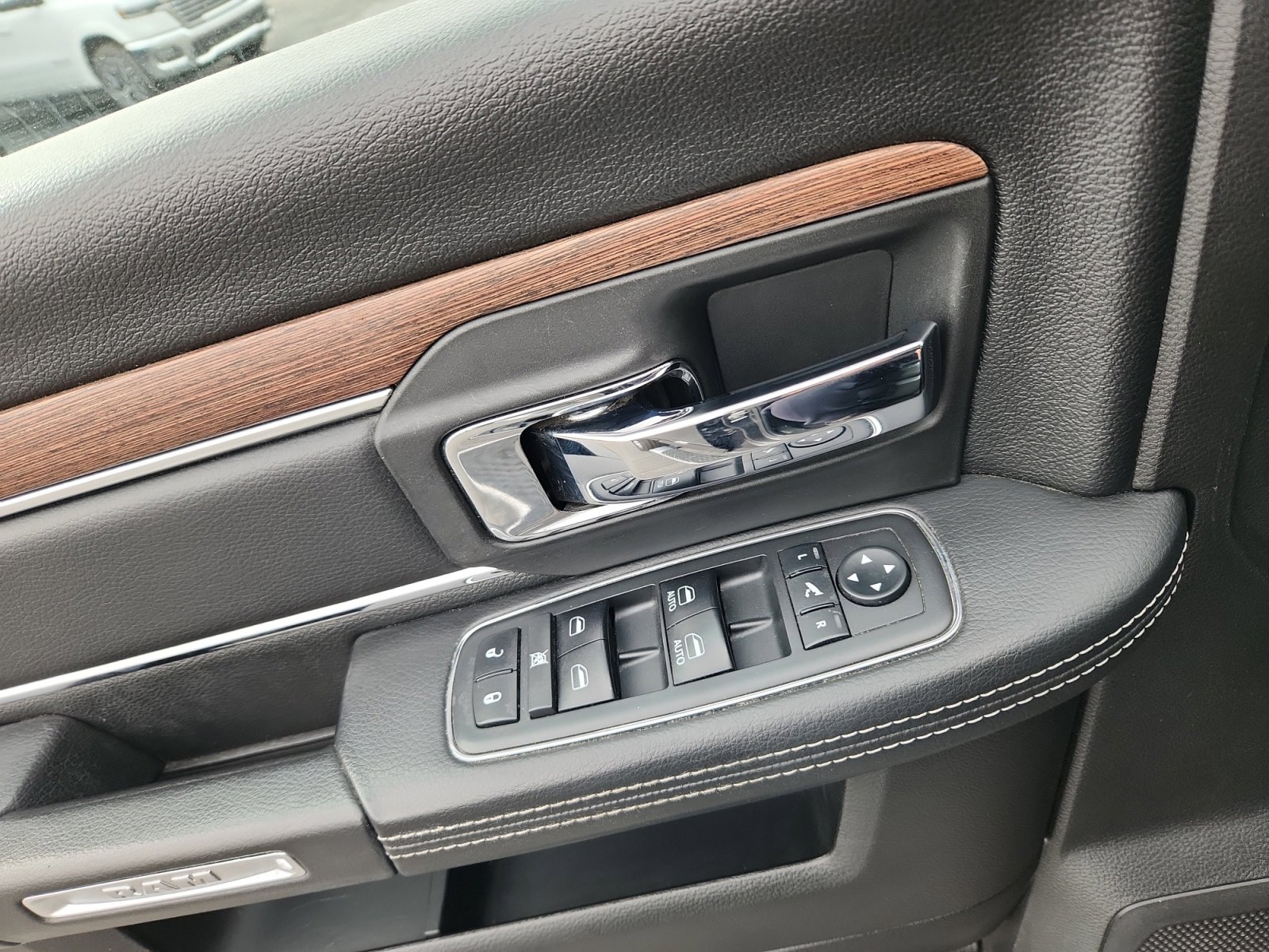 Used 2018 RAM 2500 Laramie image 16