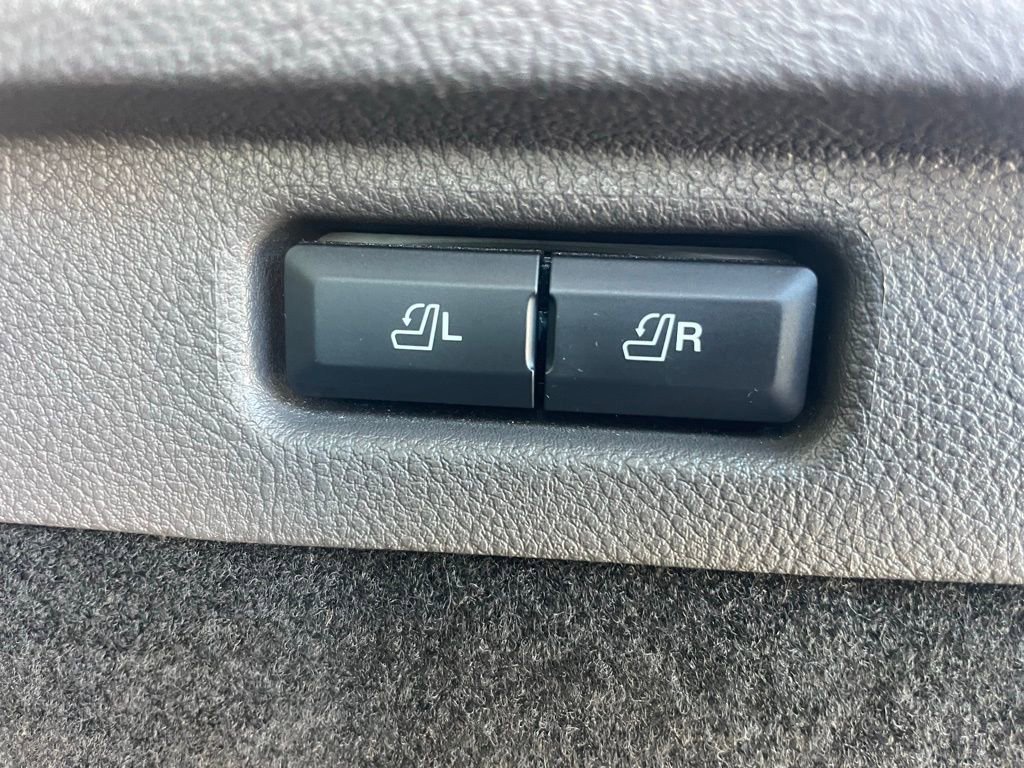 Used 2022 Lincoln Corsair AWD w/ Premium Package image 11