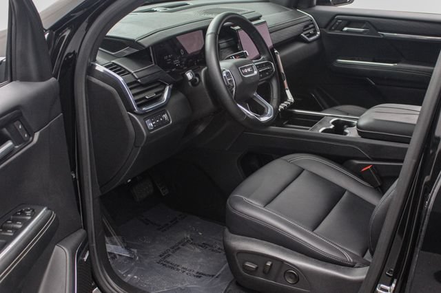Certified 2026 GMC Acadia Elevation w/ Elevation Premium Package AWD/4WD image 19