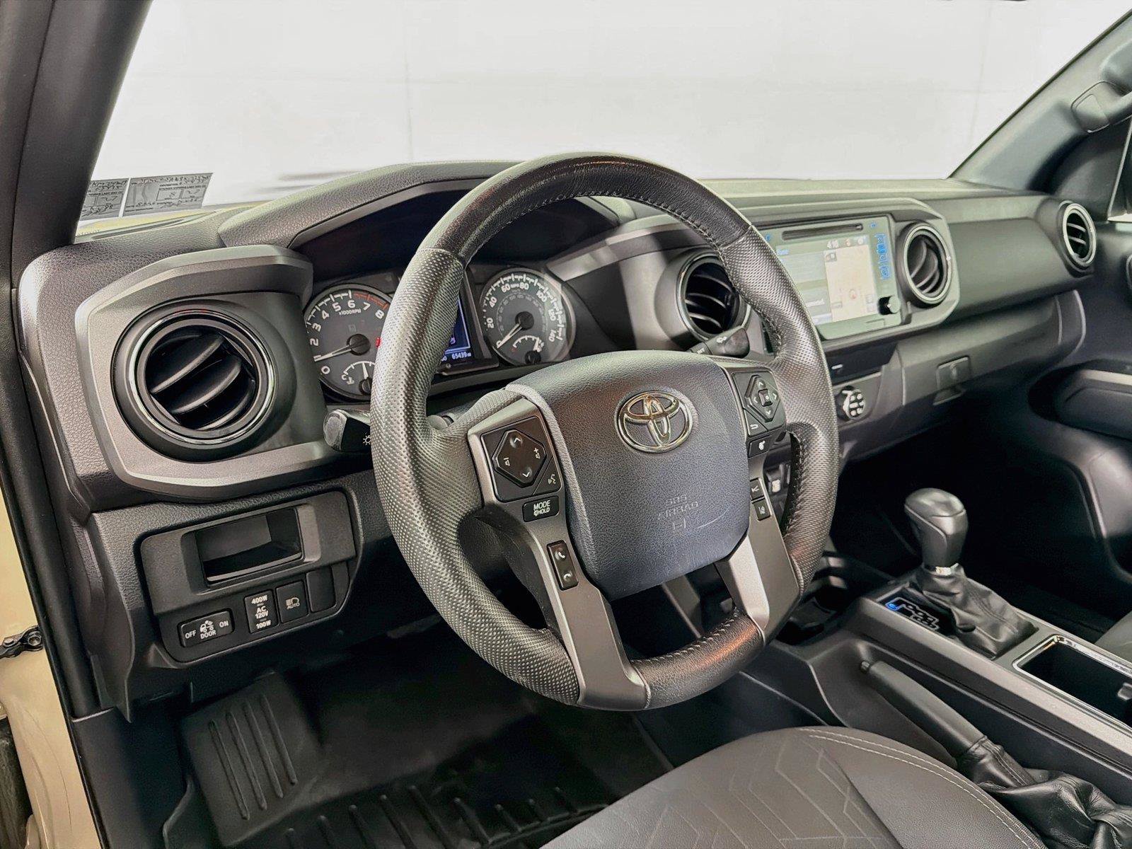 Used 2019 Toyota Tacoma TRD Sport AWD/4WD image 16
