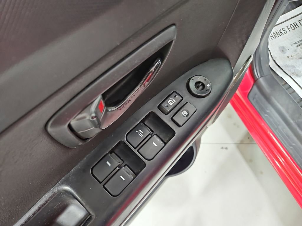 Used 2011 Kia Soul + image 12