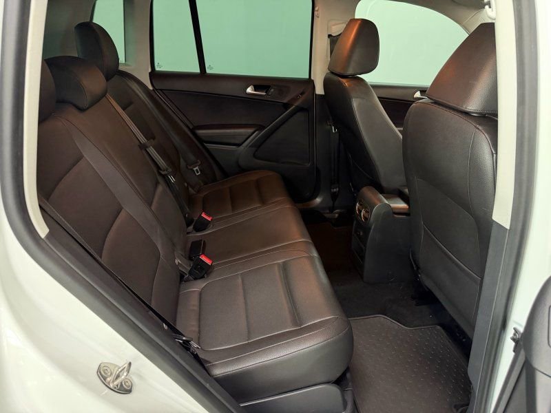 Used 2017 Volkswagen Tiguan Wolfsburg Edition image 16