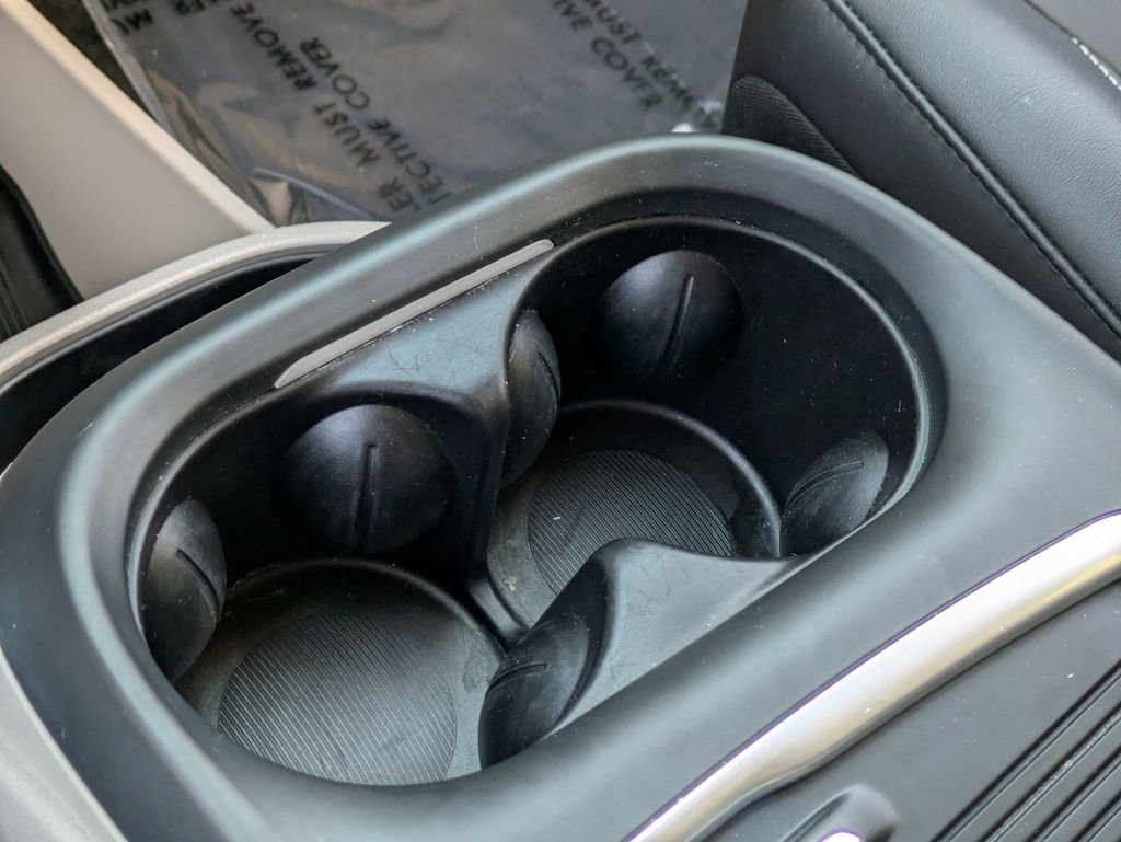 Used 2024 Chrysler Pacifica Touring-L image 19