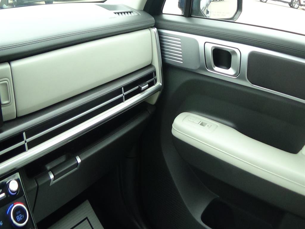 Used 2025 Hyundai Santa Fe SEL image 32