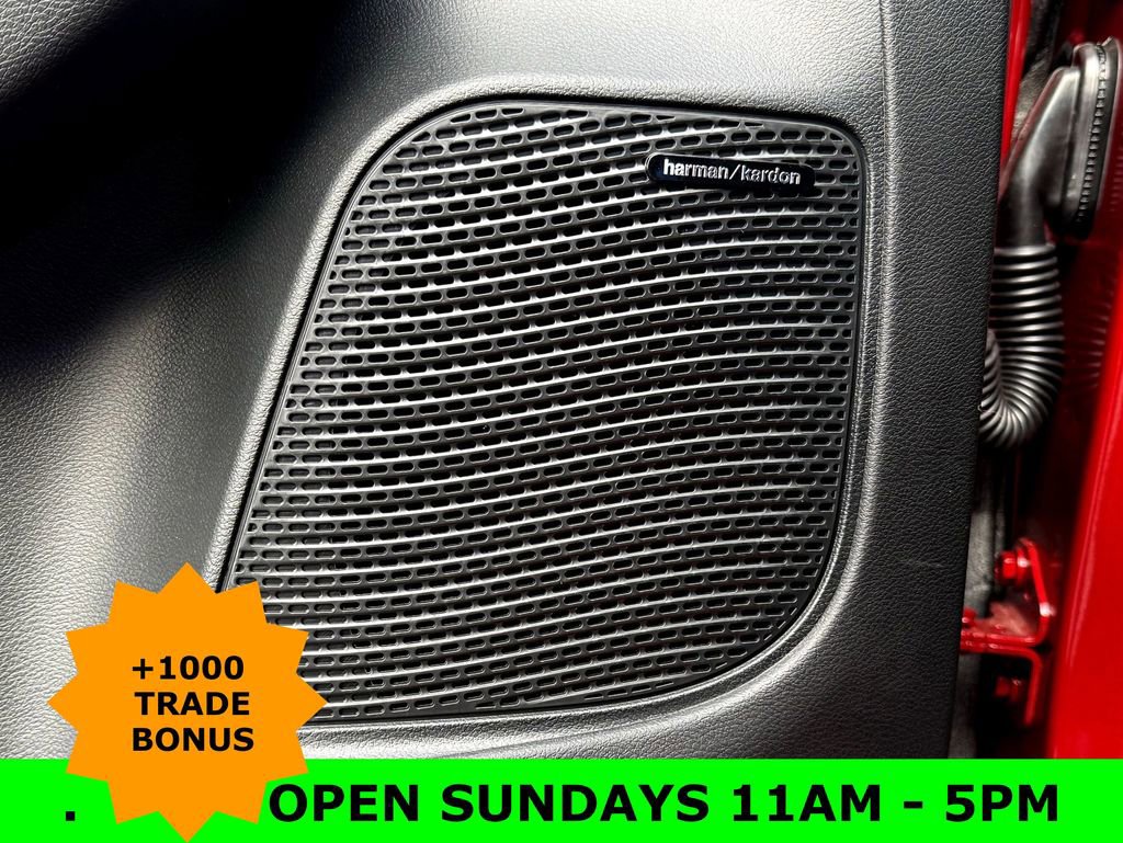 New 2026 Chrysler Pacifica Limited w/ Uconnect Theater Family Group image 17