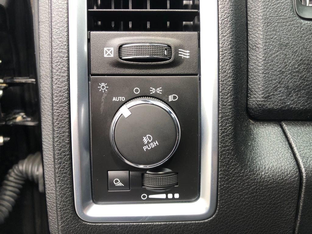 Used 2016 RAM 1500 Limited image 22