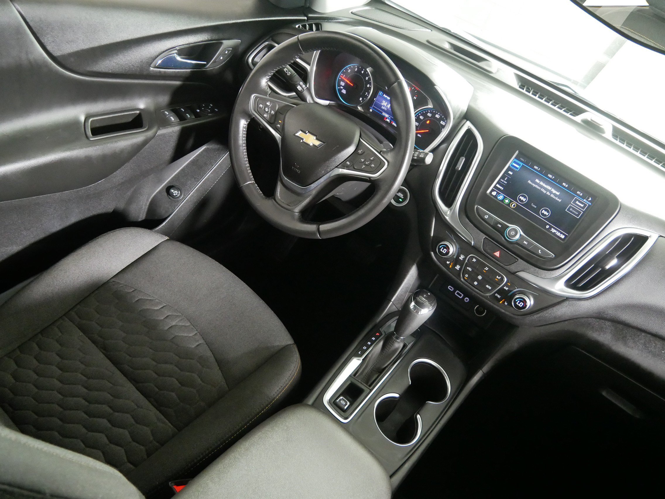 Used 2020 Chevrolet Equinox LT AWD/4WD image 9