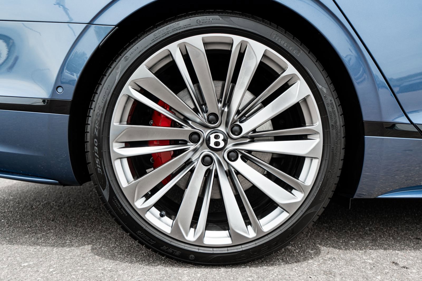 Used 2025 Bentley Flying Spur Plug-In Hybrid AWD/4WD image 15