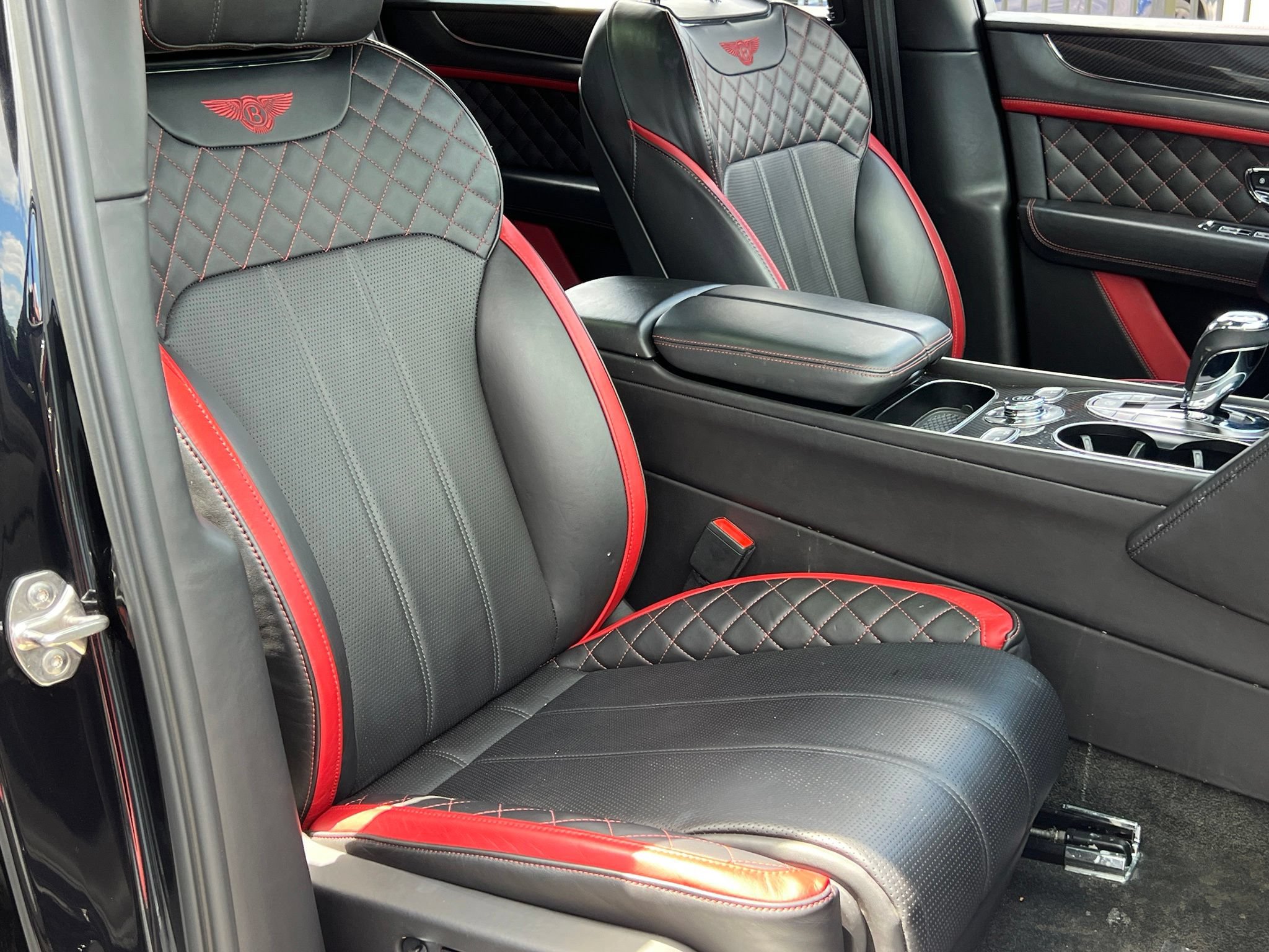 Used 2020 Bentley Bentayga Speed AWD/4WD image 35