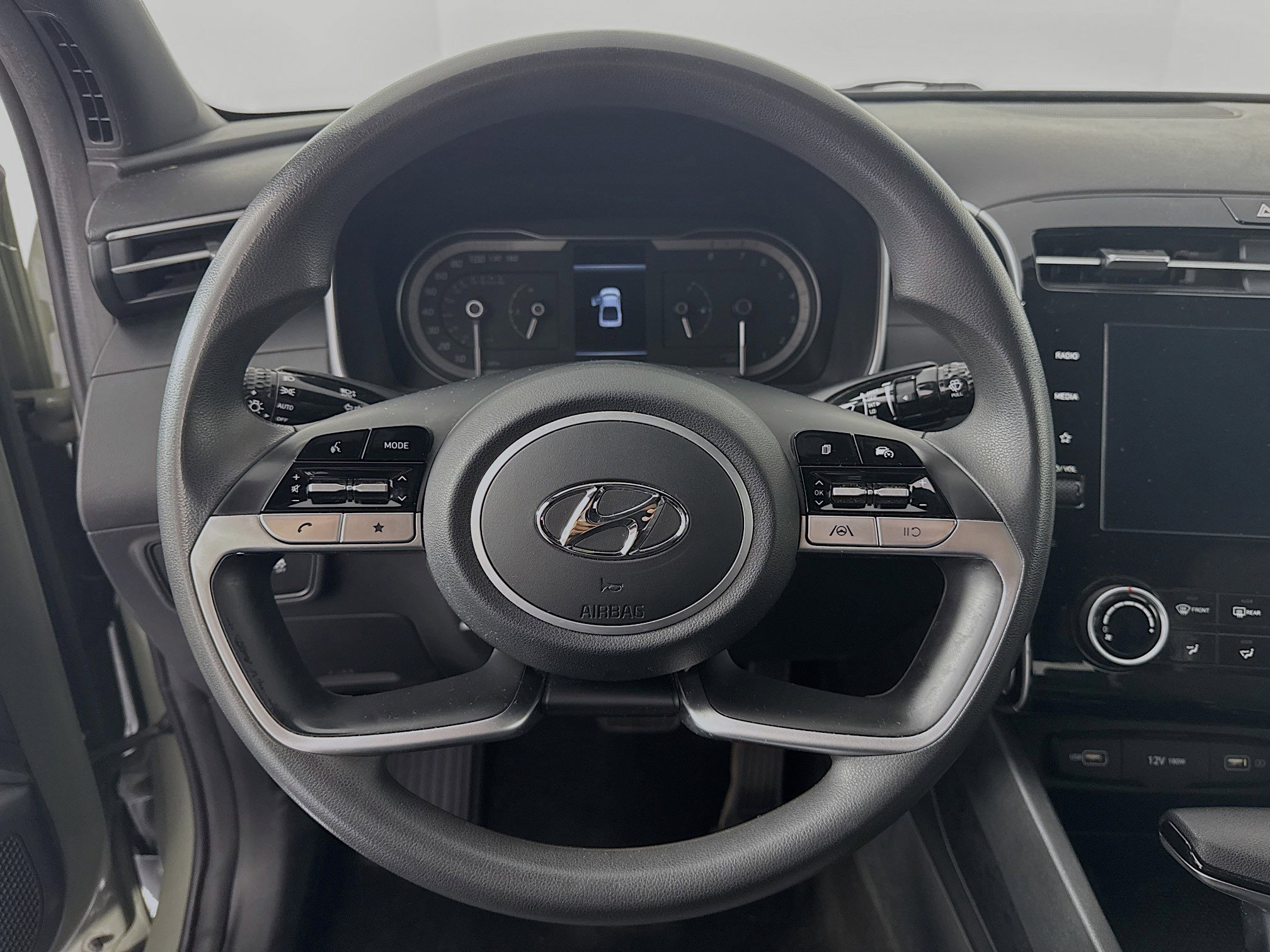 Used 2023 Hyundai Santa Cruz SE image 11