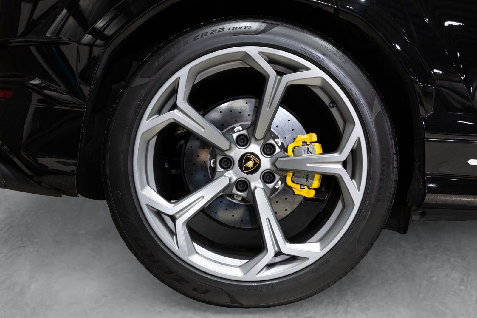 Used 2023 Lamborghini Urus S AWD/4WD image 7