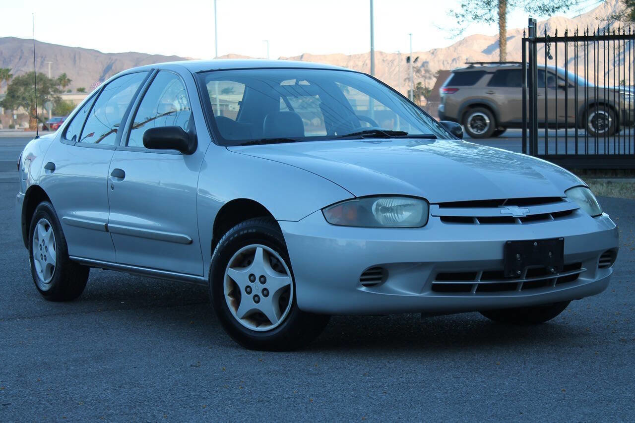 Used 2005 Chevrolet Cavalier Sedan w/ Preferred Equipment Group FWD image 3