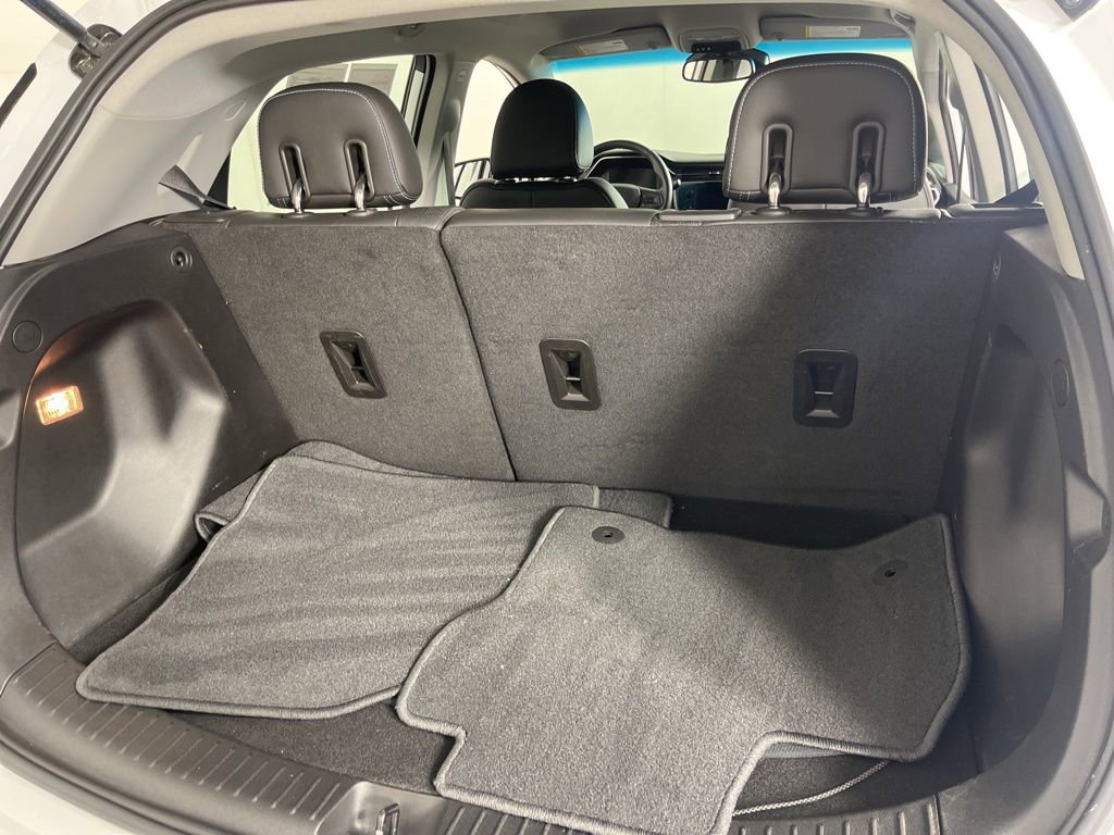 Used 2023 Chevrolet Bolt LT w/ Infotainment Package FWD image 7