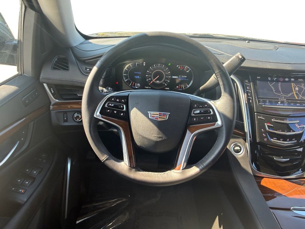 Used 2020 Cadillac Escalade Luxury AWD/4WD image 12