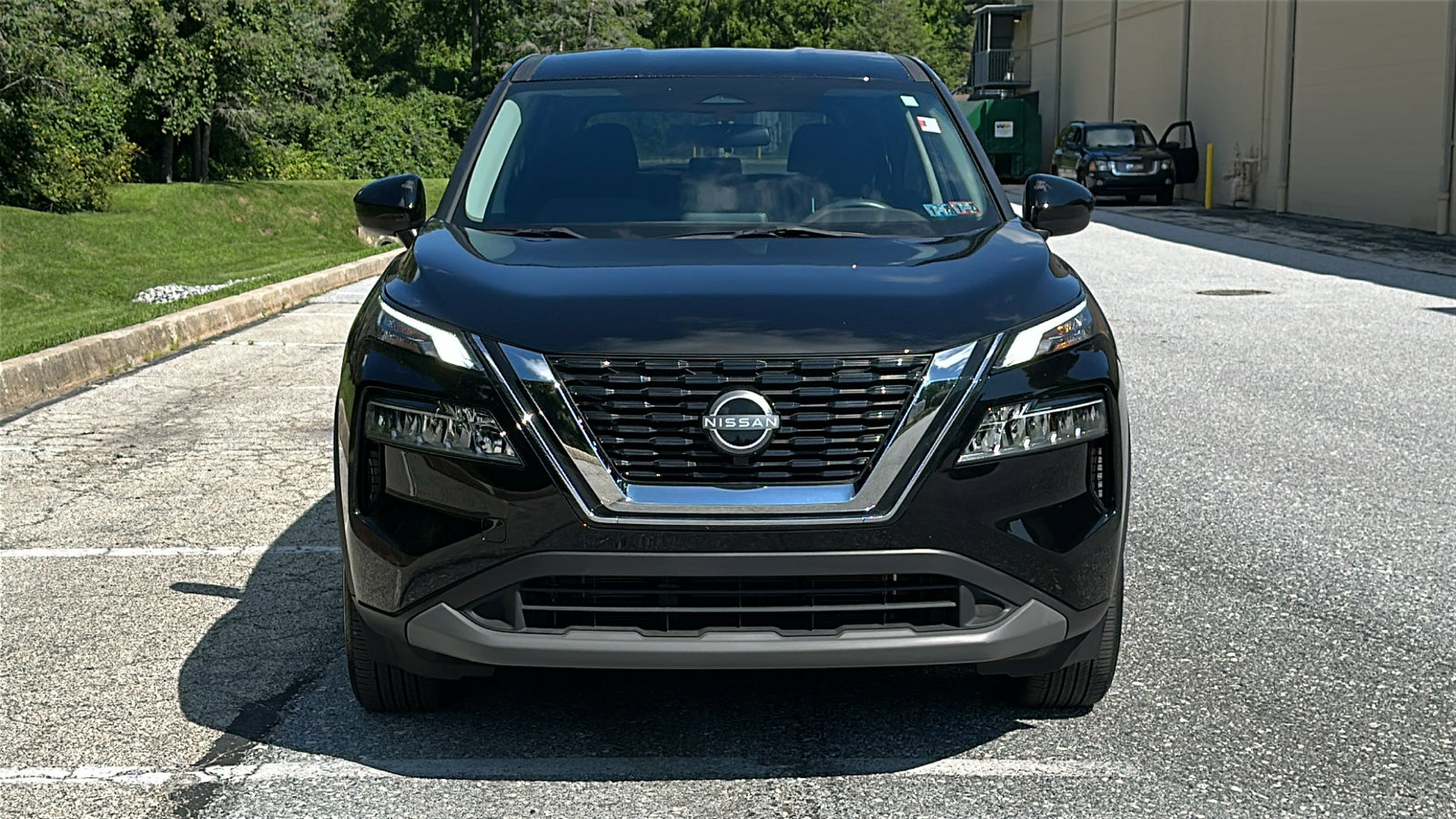 Certified 2023 Nissan Rogue SV image 3