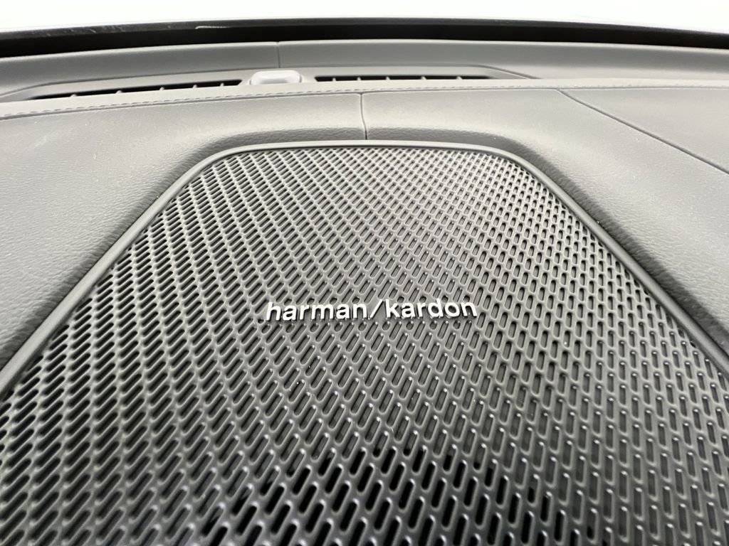 New 2026 Volvo XC60 B5 Ultra w/ Protection Package Premier image 11