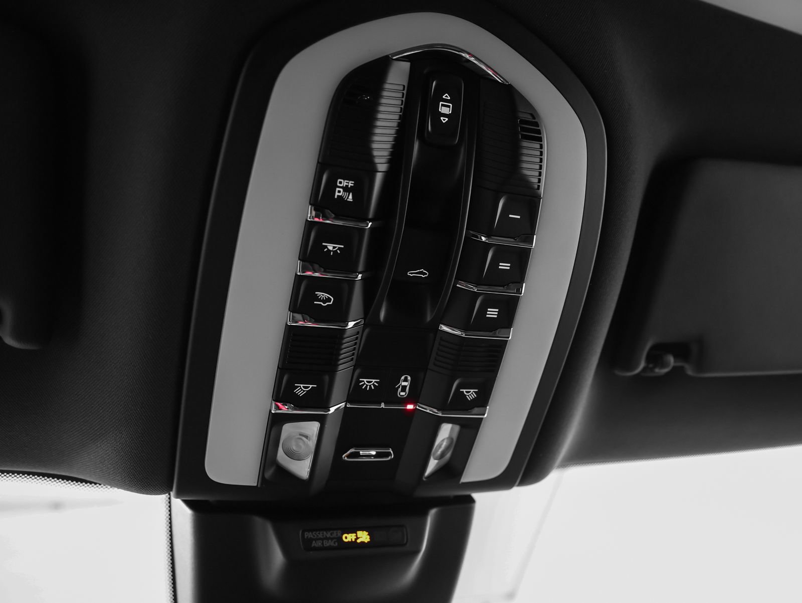 New 2026 Porsche Macan Turbo AWD/4WD image 43