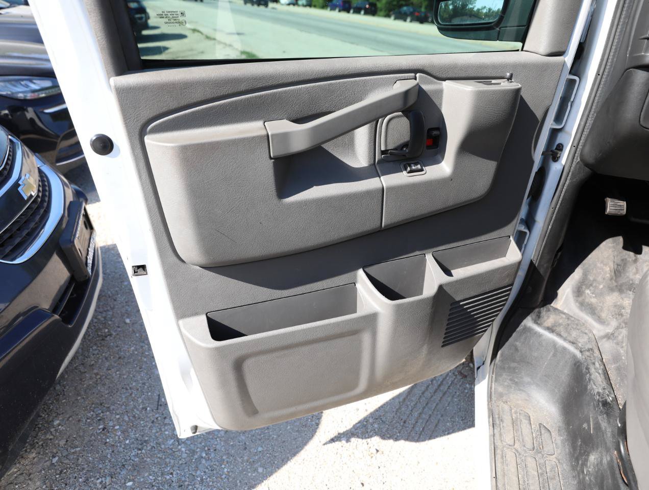 Used 2020 Chevrolet Express 2500 w/ Driver Convenience Package RWD image 18