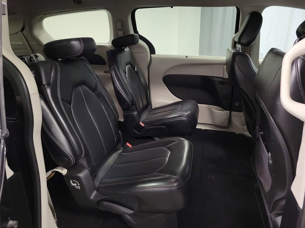 Used 2021 Chrysler Voyager Lxi image 26