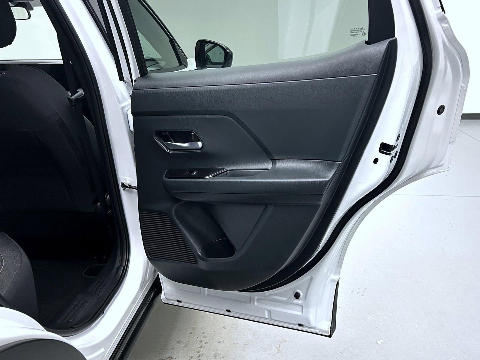 Used 2025 Nissan Kicks SV image 17