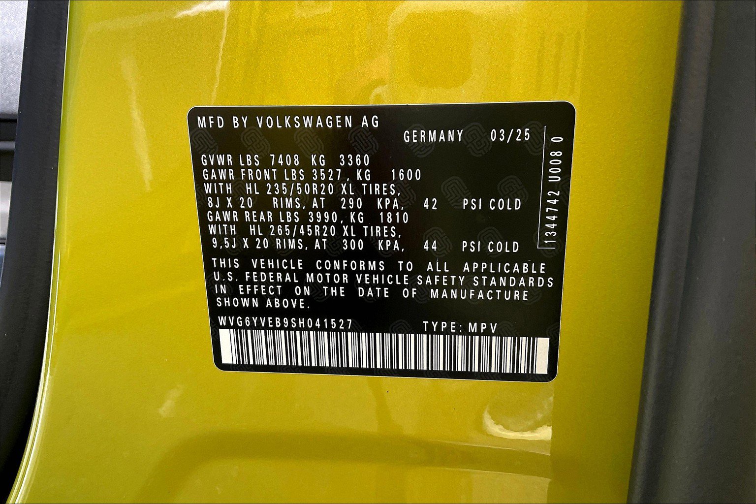 New 2025 Volkswagen ID. Buzz 1st Edition AWD/4WD image 12