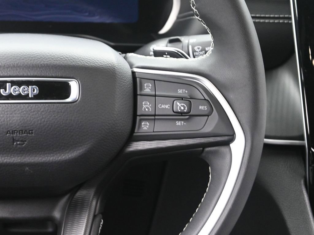 Used 2024 Jeep Grand Cherokee Altitude image 29