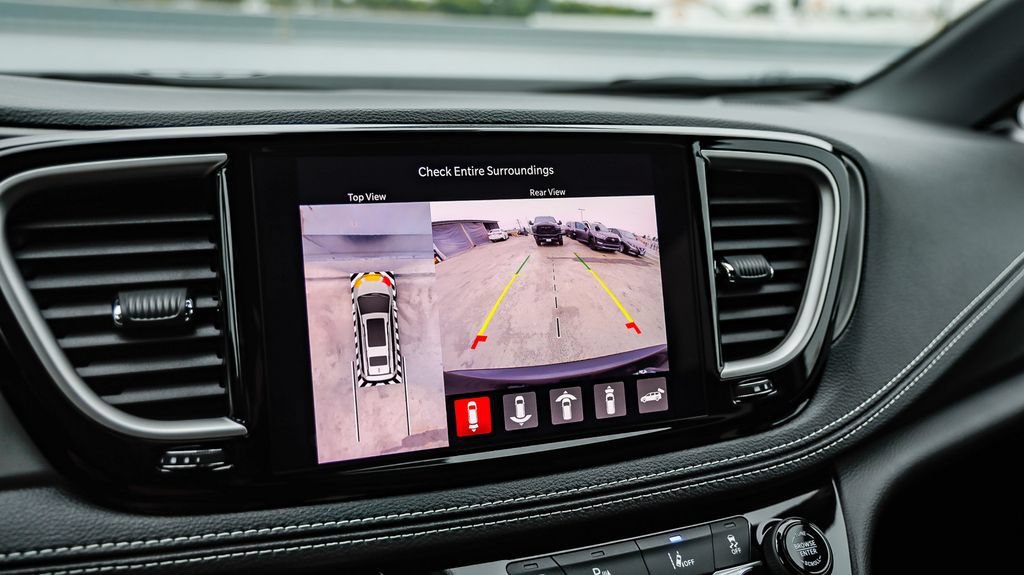 New 2027 Chrysler Pacifica Select FWD image 29