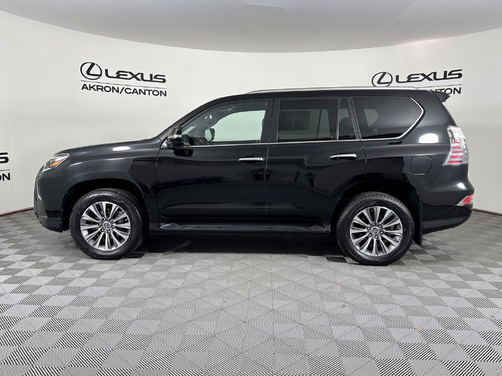 Used 2021 Lexus GX 460 Luxury w/ Accessory Package AWD/4WD image 11