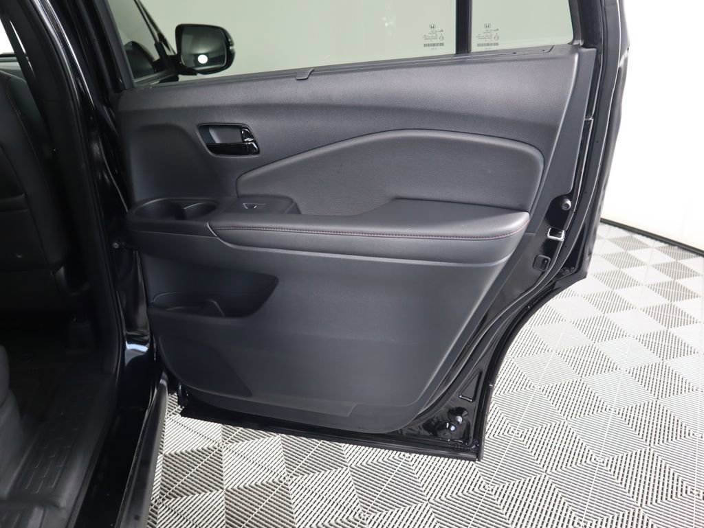 Certified 2024 Honda Passport Black Edition image 28