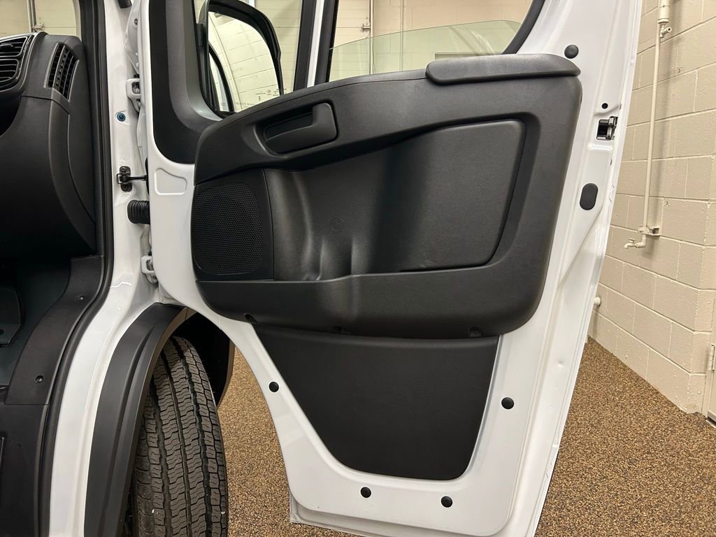 Used 2025 RAM ProMaster 2500 w/ Premium Convenience Group image 12