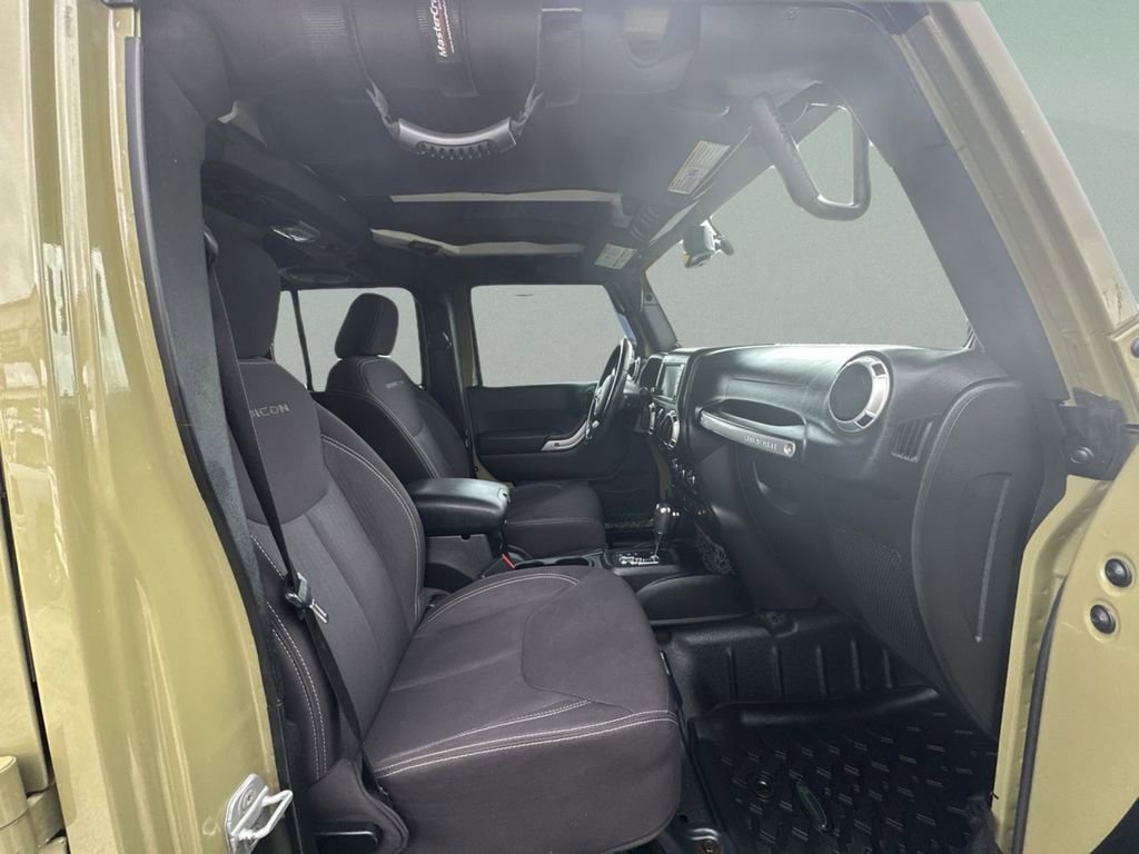 Used 2013 Jeep Wrangler Unlimited Rubicon w/ Connectivity Group image 16