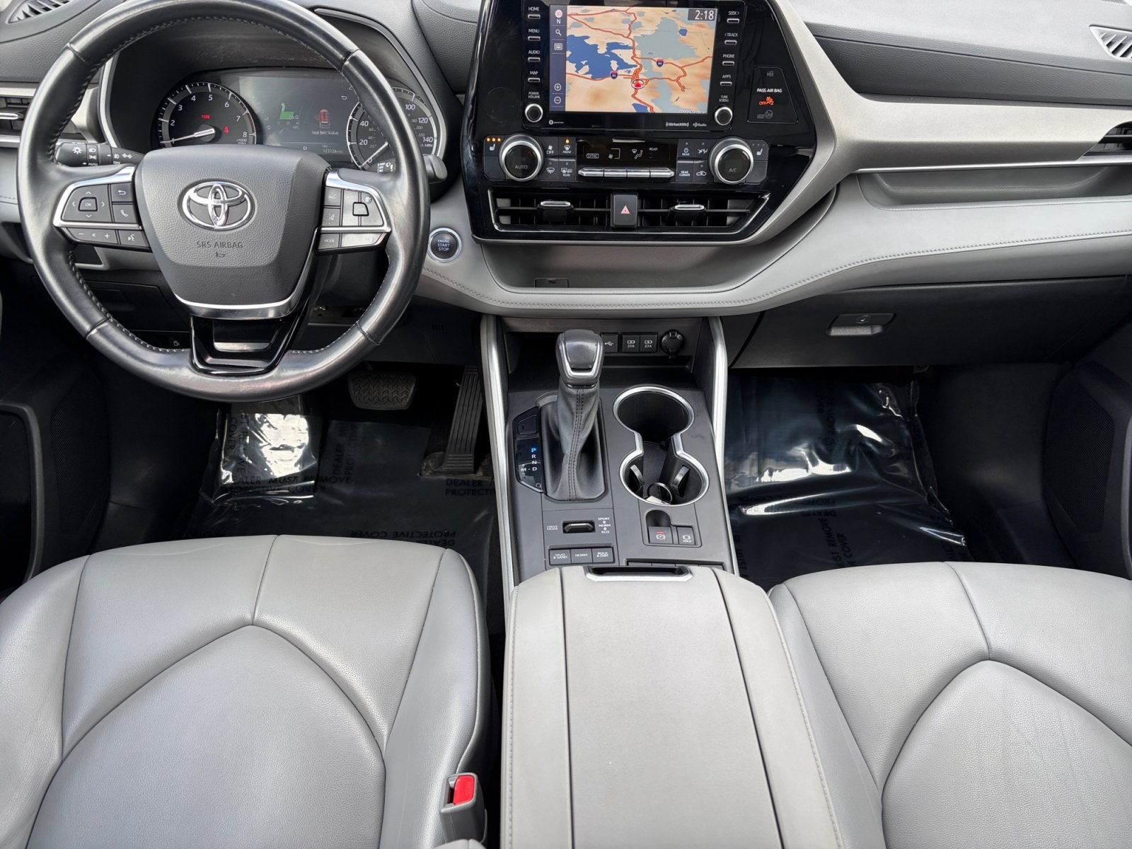 Used 2021 Toyota Highlander XLE AWD/4WD image 24