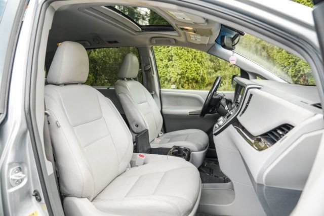 Used 2015 Toyota Sienna XLE w/ XLE Navigation Package FWD image 37