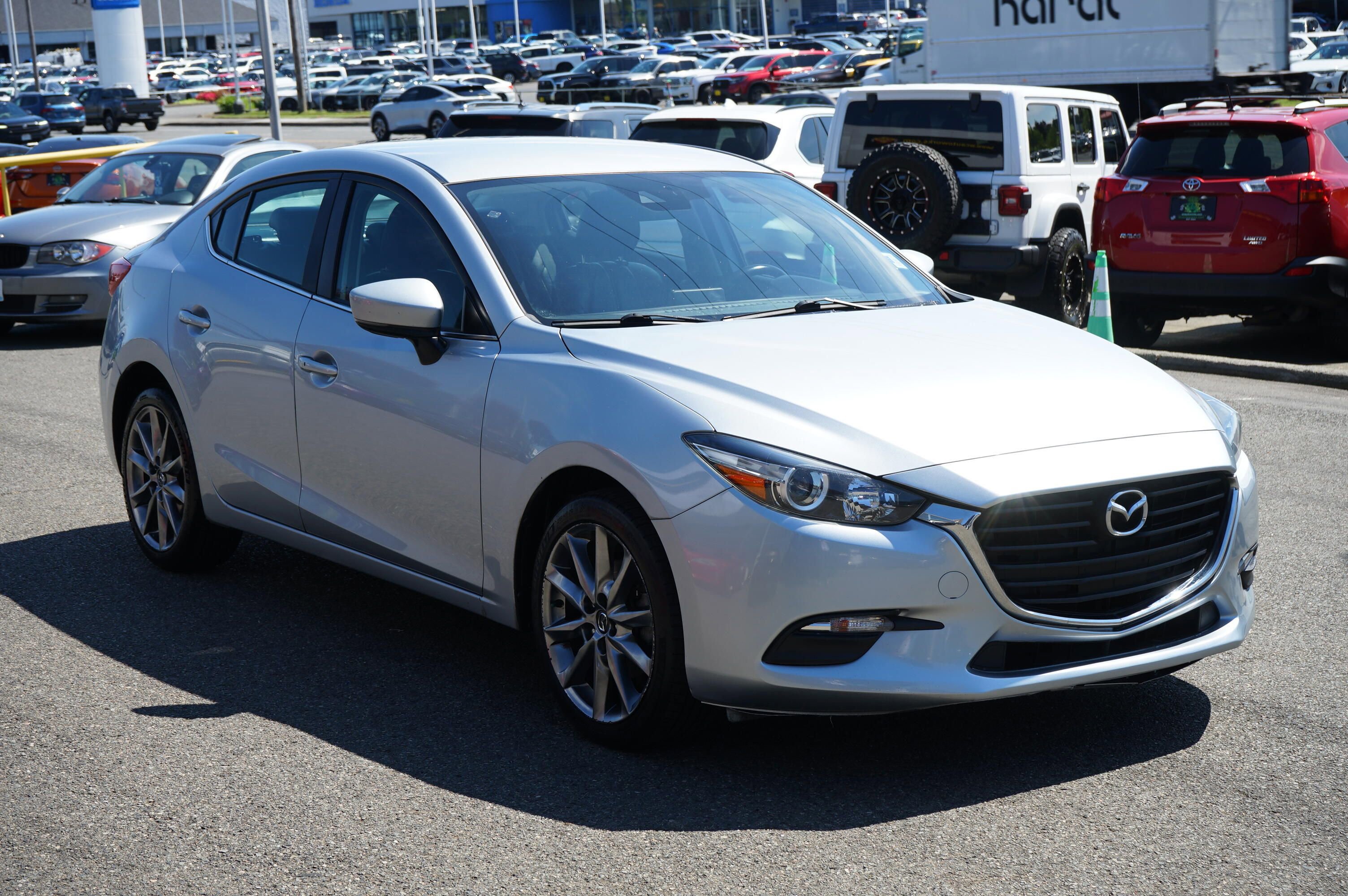 Used 2018 MAZDA MAZDA3 Touring FWD image 7