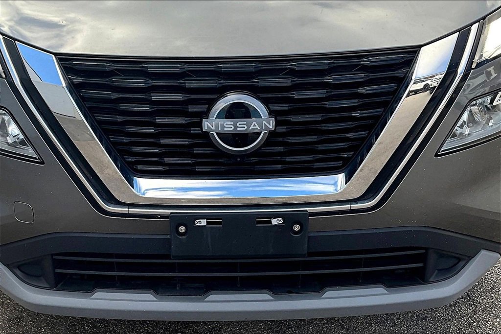 Used 2023 Nissan Rogue SV image 33