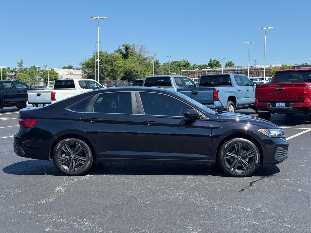 Used 2023 Volkswagen Jetta SE FWD video 2