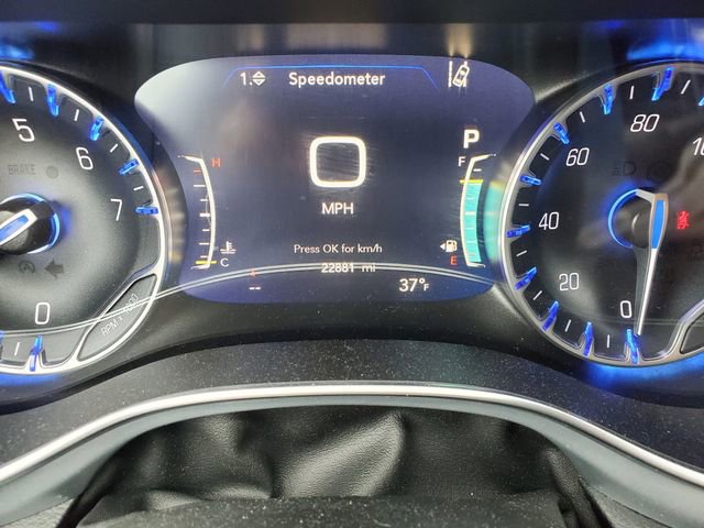 Used 2025 Chrysler Pacifica Limited image 29