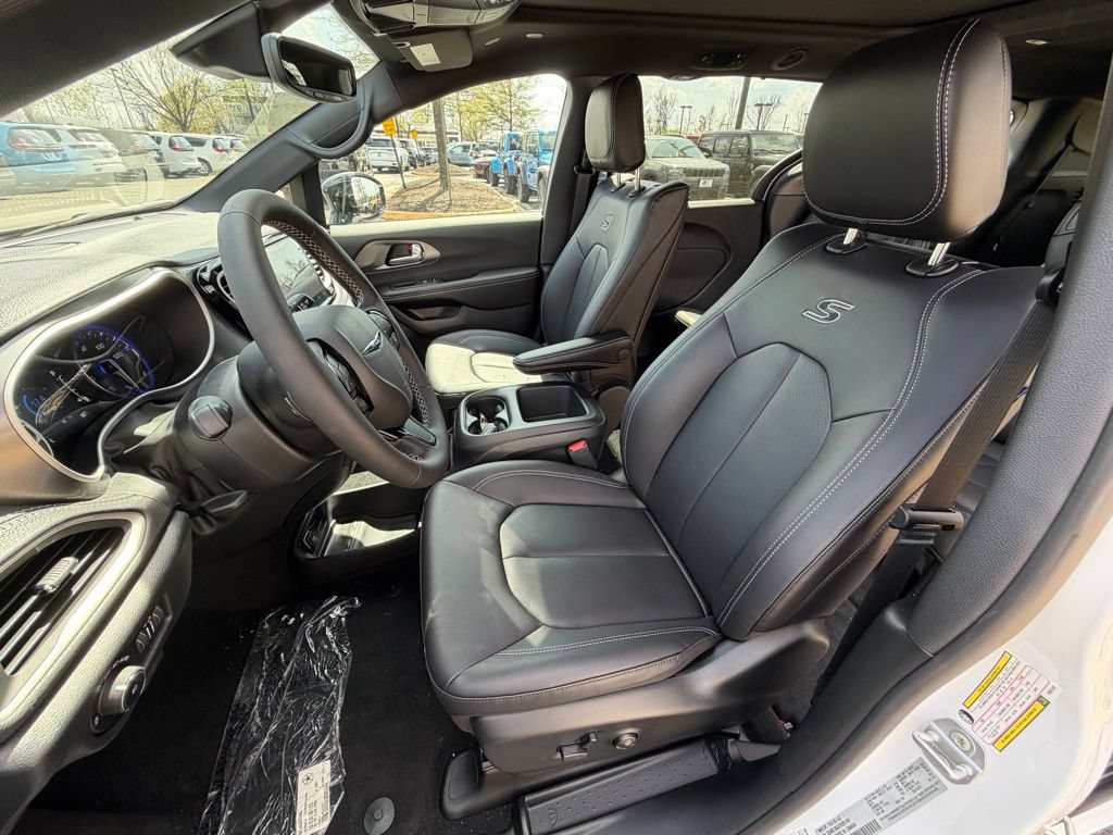 New 2026 Chrysler Pacifica Select FWD image 15