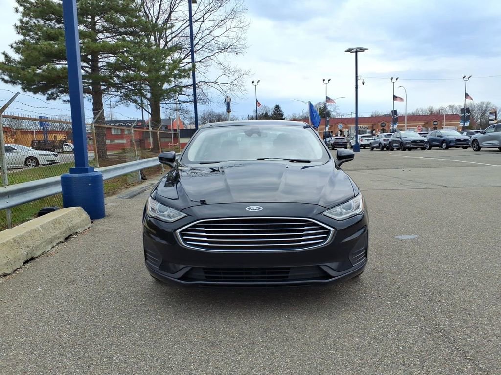 Certified 2020 Ford Fusion SE image 2