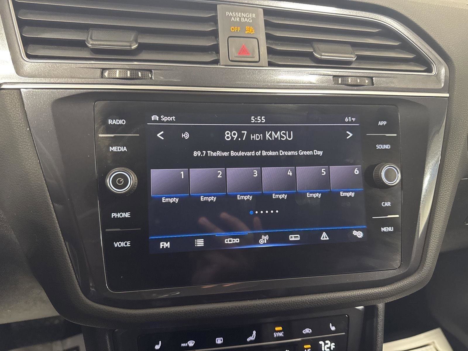 Used 2022 Volkswagen Tiguan SE image 17