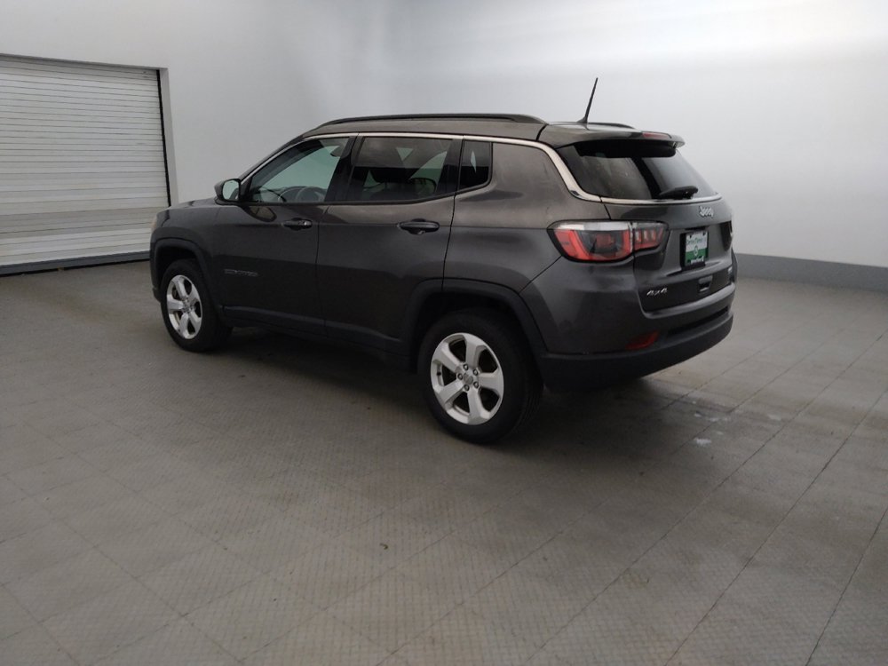 Used 2018 Jeep Compass Latitude w/ Cold Weather Group AWD/4WD image 3