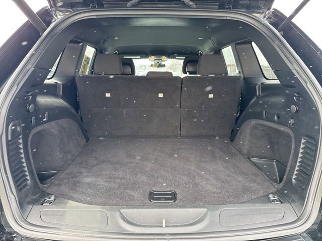 Used 2018 Jeep Grand Cherokee Laredo w/ Security & Convenience Group image 36