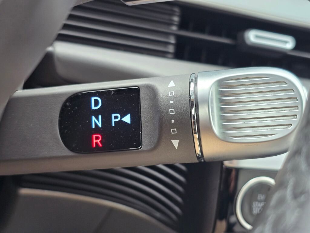 Used 2023 Hyundai Ioniq 5 Limited image 36