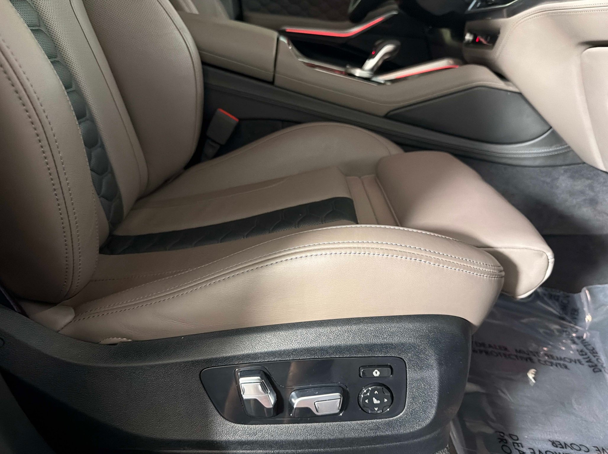 Used 2025 BMW X5 M Competition AWD/4WD image 18