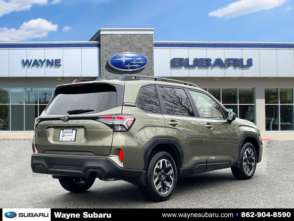 Used 2025 Subaru Forester Premium image 4